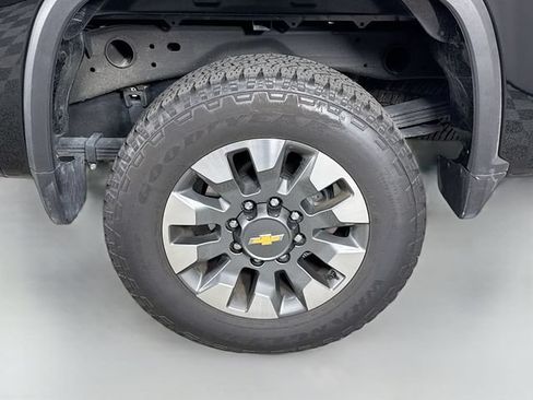 Used 2025 Chevrolet Silverado 2500 Custom w/ Custom Value Package AWD/4WD image 33
