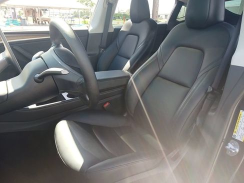 Used 2024 Tesla Model Y Long Range AWD/4WD image 10