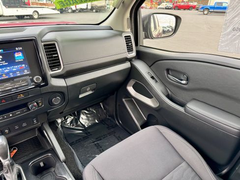 Used 2022 Nissan Frontier SV AWD/4WD image 17