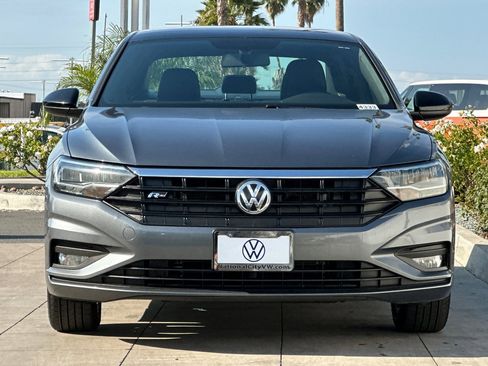 Used 2019 Volkswagen Jetta R-Line w/ R-Line Cold Weather Package image 9