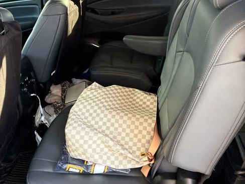 Used 2024 Buick Enclave Essence FWD image 12