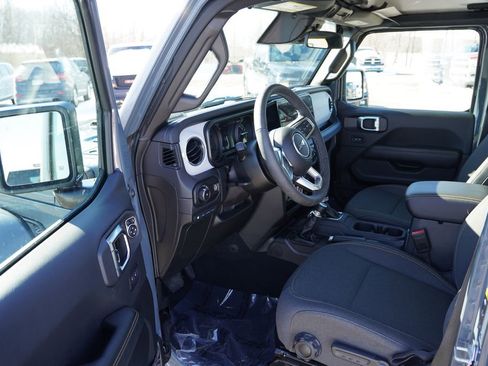 Certified 2025 Jeep Wrangler Unlimited Sahara w/ Safety Group image 15