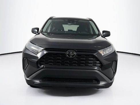 Used 2021 Toyota RAV4 LE FWD image 2