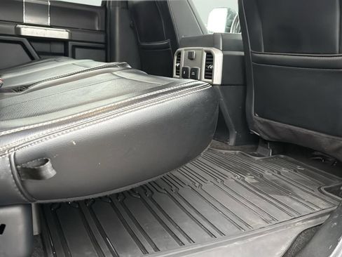 Used 2019 Ford F150 Lariat image 27