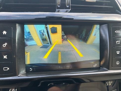 Used 2017 Jaguar XE RWD image 20