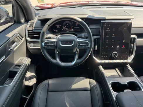 Used 2026 GMC Acadia Elevation w/ Elevation Premium Package FWD image 2
