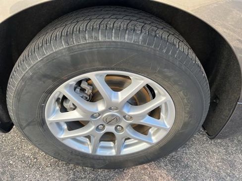 Used 2023 Chrysler Pacifica Touring-L FWD image 23