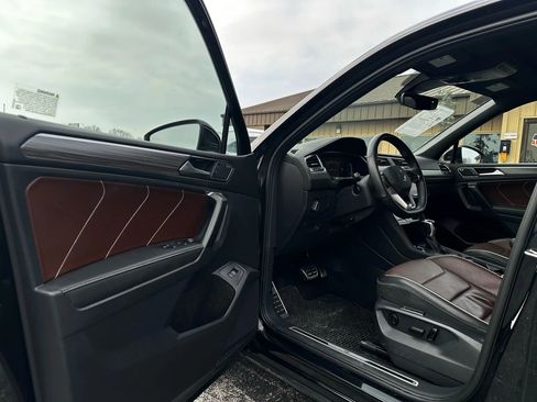 Used 2022 Volkswagen Tiguan SEL R-Line image 15