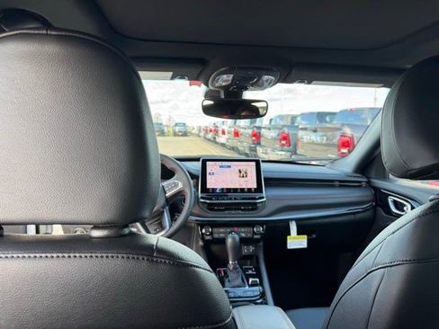 New 2026 Jeep Compass Trailhawk w/ Sun, Sound & Navigation Group AWD/4WD image 30