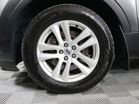 Used 2018 Ford Explorer XLT w/ Equipment Group 201A image 9