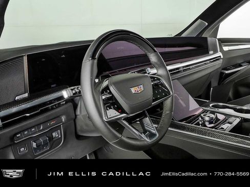 Certified 2025 Cadillac Escalade V AWD/4WD image 4