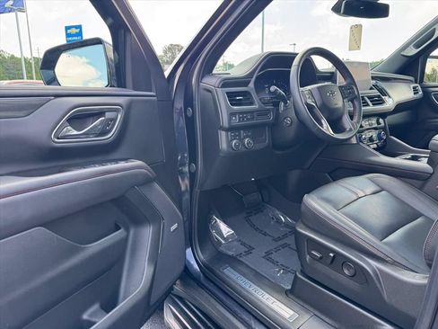 Used 2024 Chevrolet Tahoe RST w/ Luxury Package AWD/4WD image 16