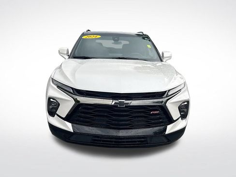 Used 2024 Chevrolet Blazer RS FWD image 2