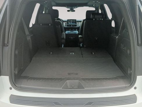 Used 2022 Chevrolet Tahoe LT w/ Luxury Package AWD/4WD image 14