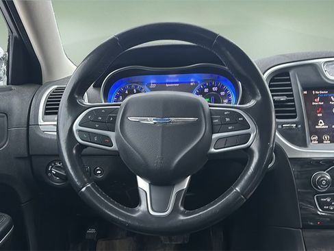 Used 2019 Chrysler 300 Touring L w/ Quick Order Package 22F image 14