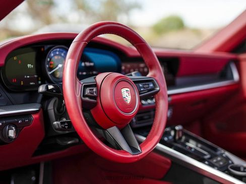 Used 2024 Porsche 911 Carrera image 28