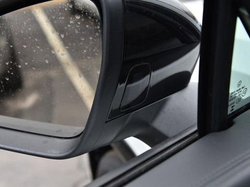 New 2026 Volkswagen Tiguan SE R-Line image 10