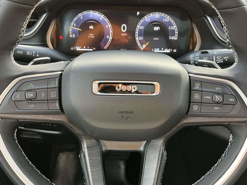 New 2025 Jeep Grand Cherokee Limited image 8