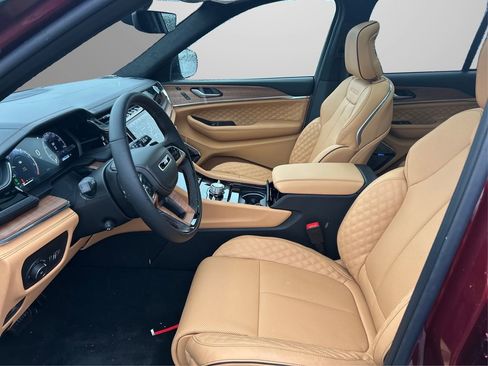 New 2025 Jeep Grand Cherokee Summit image 10