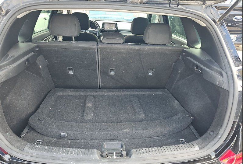 Used 2018 Hyundai Elantra GT w/ Style Package 02 FWD image 5