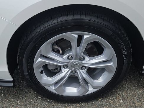 Certified 2025 Honda Accord LX image 7