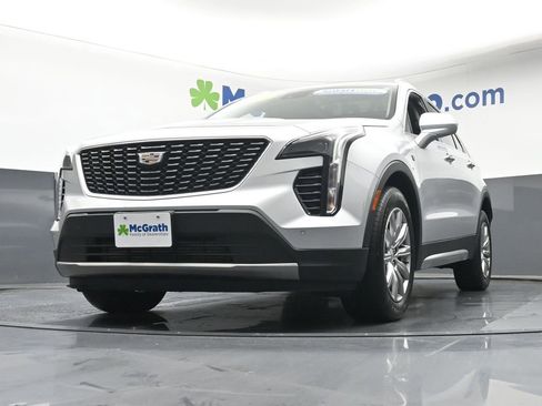 Used 2020 Cadillac XT4 Premium Luxury w/ Cold Weather Package AWD/4WD image 6