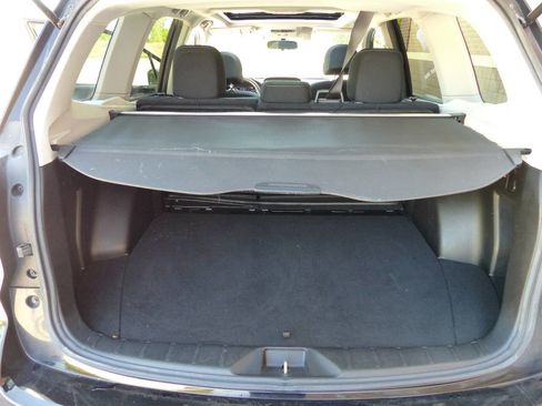 Used 2017 Subaru Forester 2.5i Premium AWD/4WD image 36