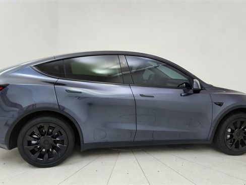 Used 2025 Tesla Model Y Long Range image 6