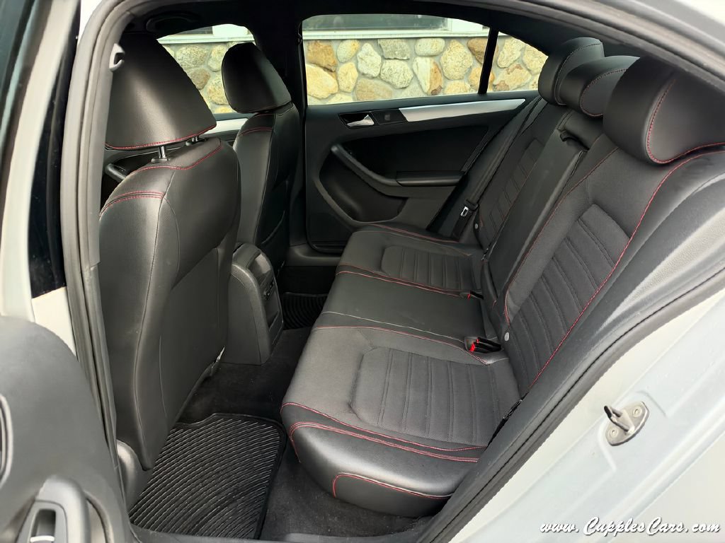 Used 2014 Volkswagen Jetta GLI FWD image 6