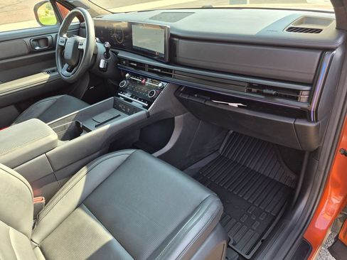 Used 2025 Hyundai Santa Fe Calligraphy AWD/4WD image 26