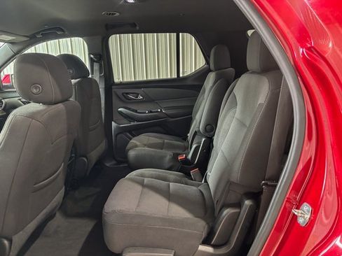 Used 2023 Chevrolet Traverse LT image 17