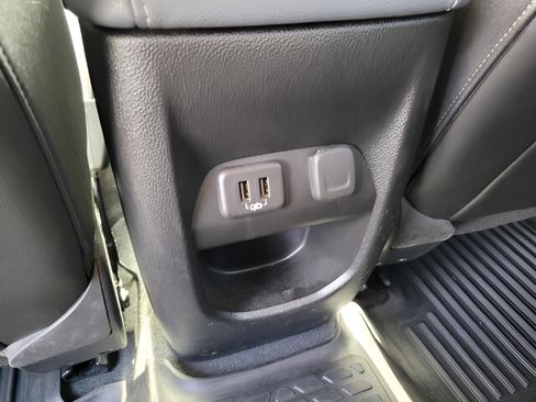 Used 2021 Chevrolet Colorado Z71 w/ Safety Package image 19