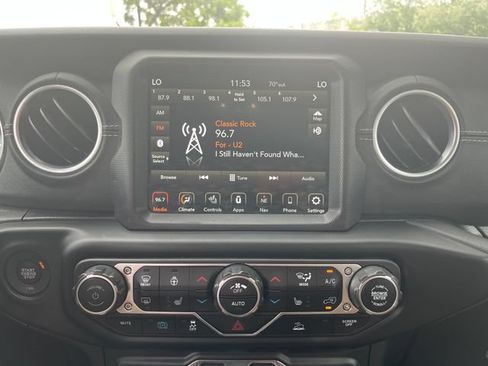 Used 2023 Jeep Wrangler Unlimited Sahara w/ Cold Weather Group AWD/4WD image 18