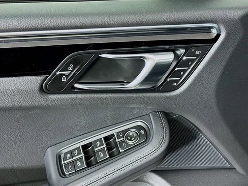 Certified 2026 Porsche Macan AWD/4WD image 20