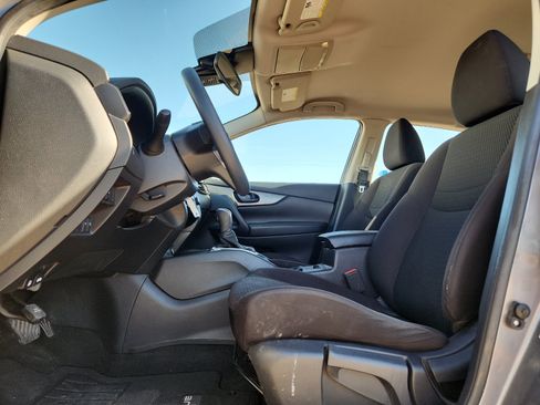 Used 2021 Nissan Rogue Sport S image 11