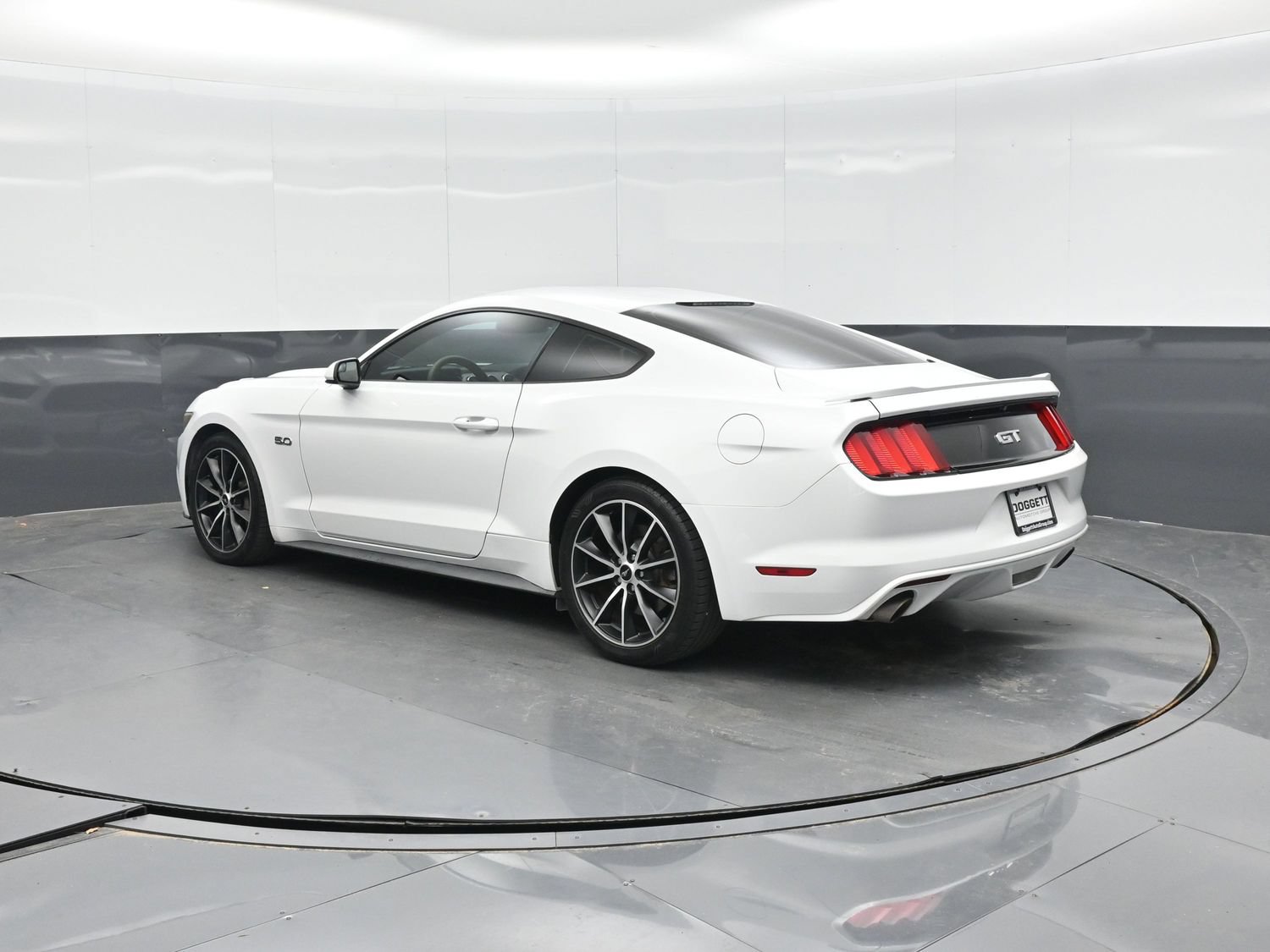 Used 2017 Ford Mustang GT w/ Interior & Wheel Package RWD image 2