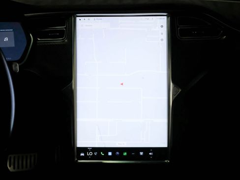 Used 2016 Tesla Model X P90D image 22