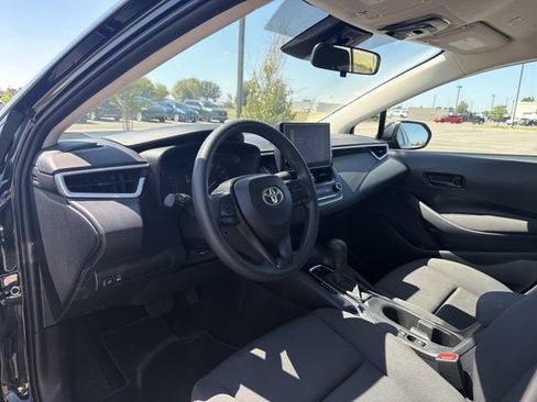 Used 2025 Toyota Corolla LE FWD image 10