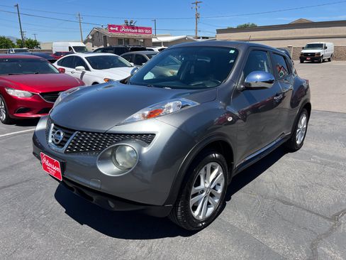 Used 2011 Nissan Juke SL w/ Chrome Pkg AWD/4WD image 2