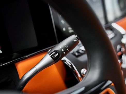 Used 2025 Rolls-Royce Cullinan image 73