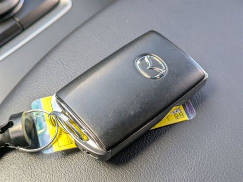 Used 2023 MAZDA MAZDA3 s image 30