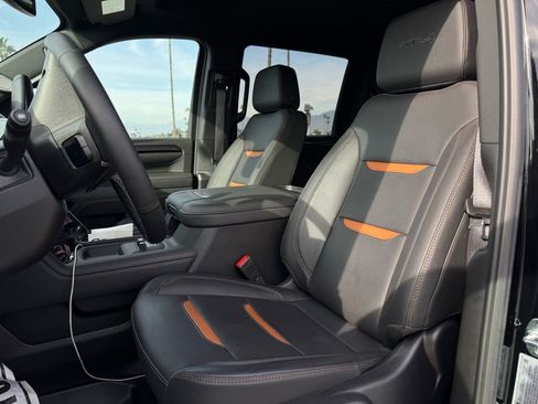 Used 2025 GMC Sierra 2500 AT4 image 5