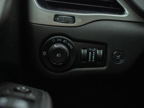 Used 2021 Jeep Cherokee Latitude Lux 80th Anniv w/ Quick Order Package 26U 80TH image 32