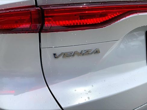 Used 2024 Toyota Venza Limited AWD/4WD image 33