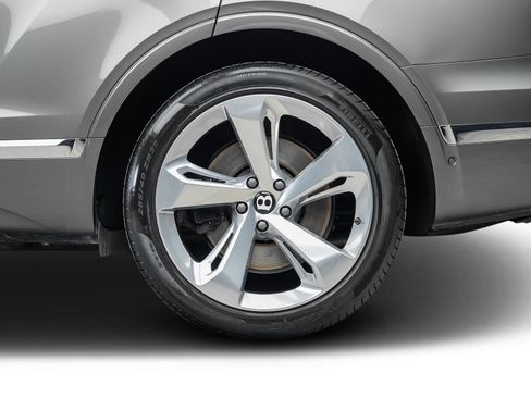 Used 2018 Bentley Bentayga AWD/4WD image 21