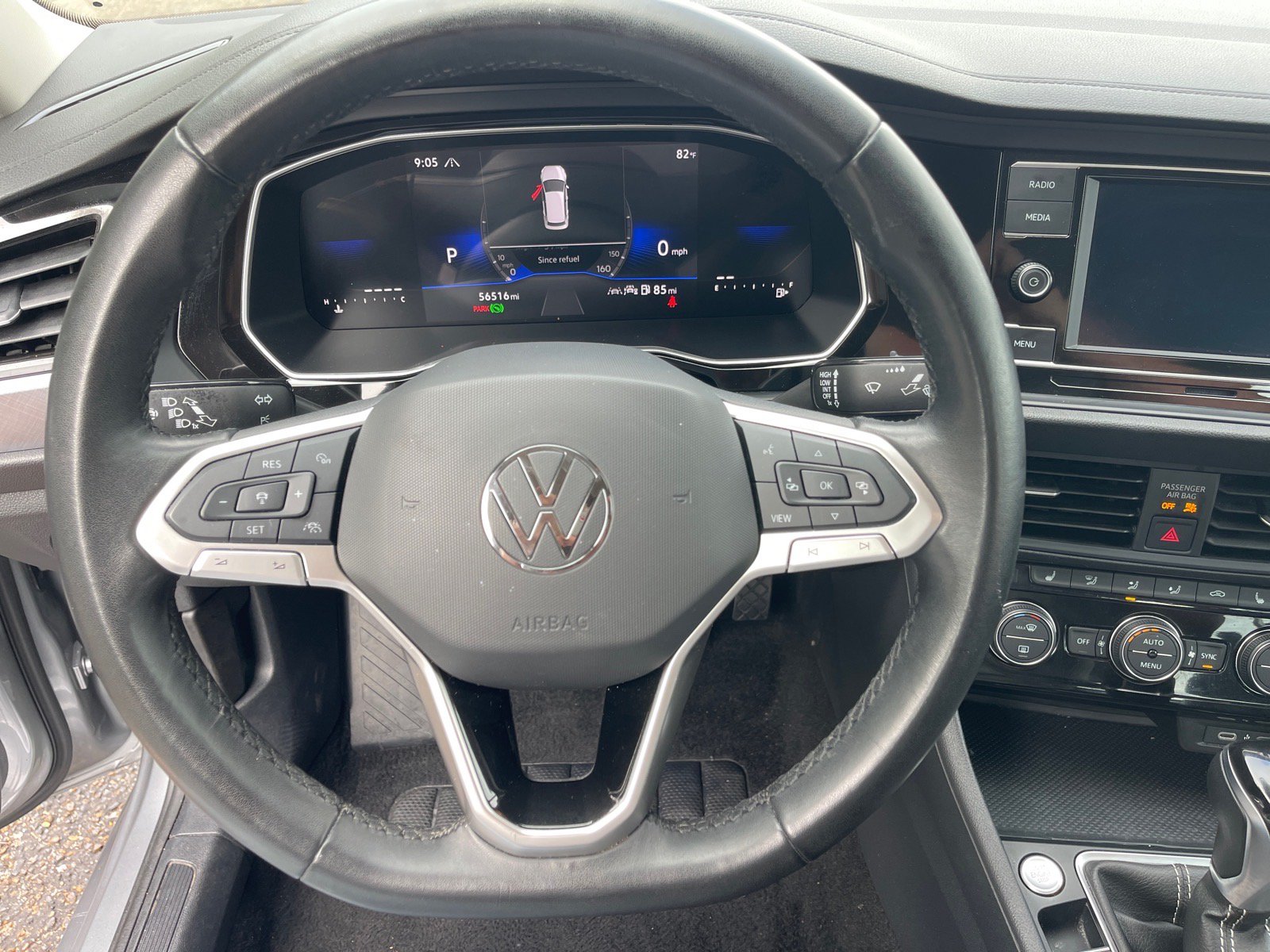 Used 2024 Volkswagen Jetta SE FWD image 7