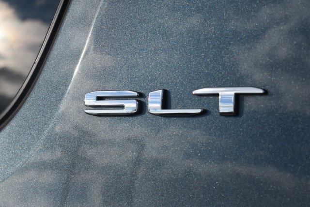Certified 2020 GMC Acadia SLT AWD/4WD image 17