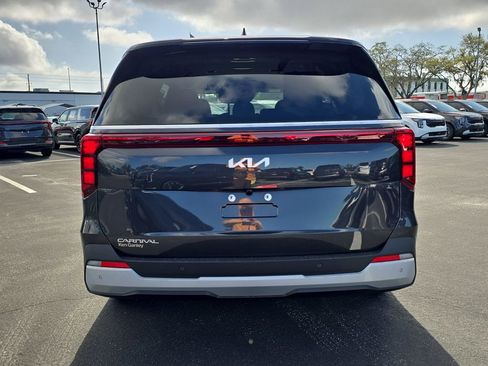 New 2026 Kia Carnival FWD image 7