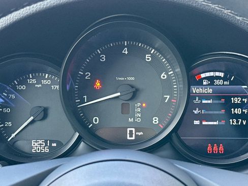 Used 2025 Porsche Macan image 25