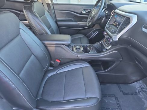 Used 2023 GMC Acadia SLT FWD image 10